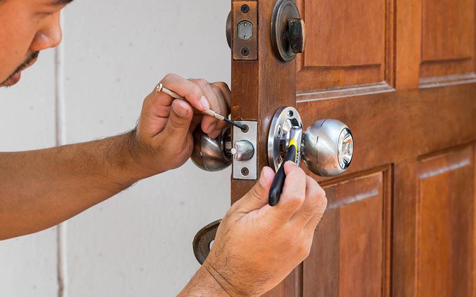 ouvrir une porte sans clé Courbevoie